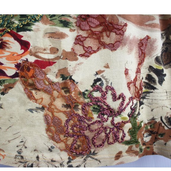 Multi Color and Embellished V-Neck Top Size M - Picture 5 of 9